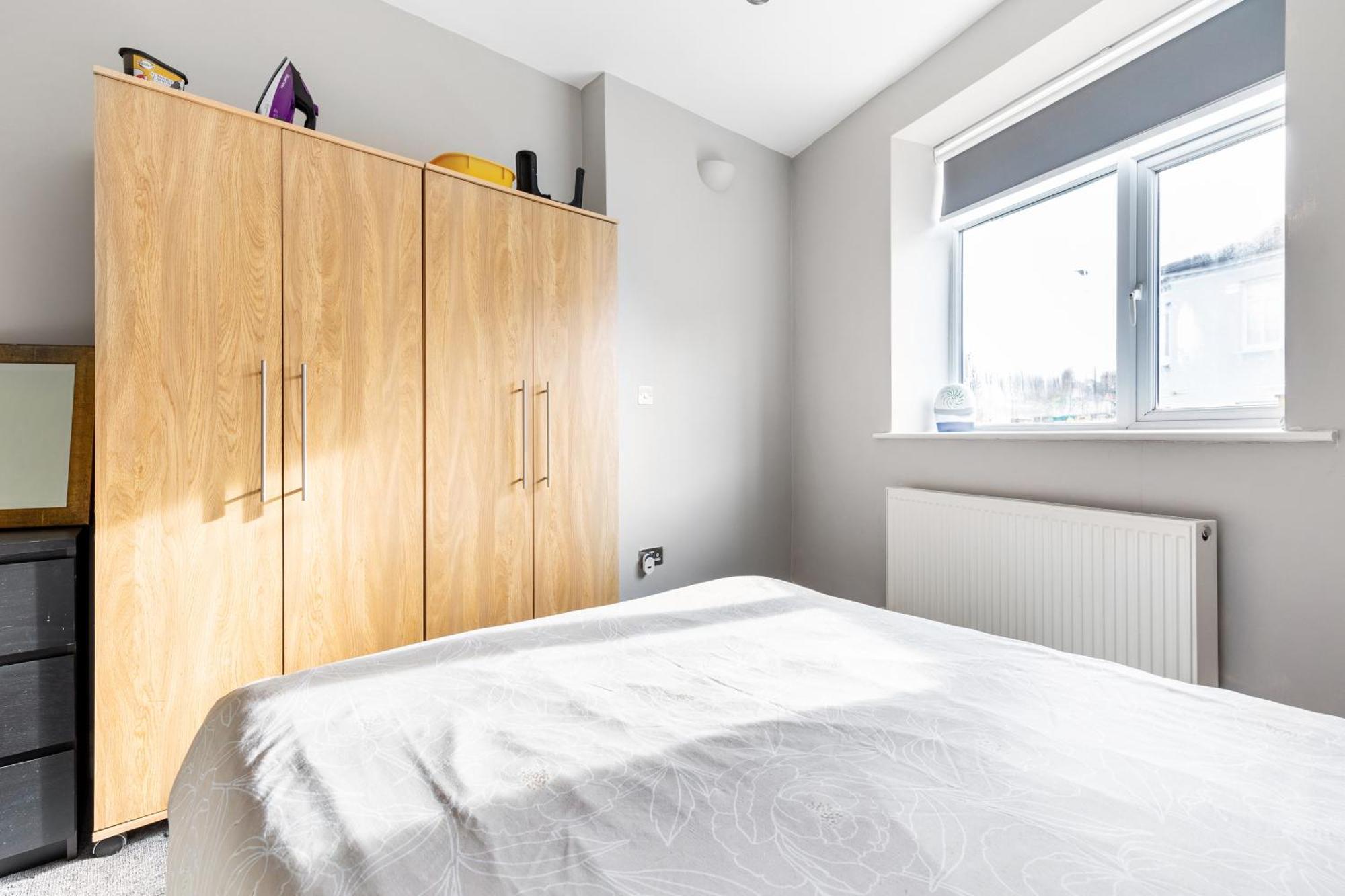 Spacious 2 Bed 2 Bath Apartment With Free Parking For 2 Cars And Underground Station Zone 2 For Quick Access To Central London Up To 10 Guests Экстерьер фото