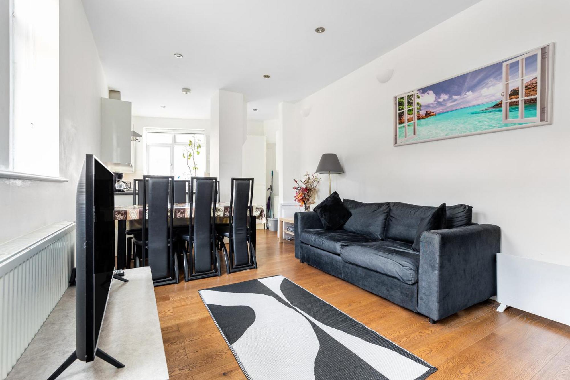 Spacious 2 Bed 2 Bath Apartment With Free Parking For 2 Cars And Underground Station Zone 2 For Quick Access To Central London Up To 10 Guests Экстерьер фото