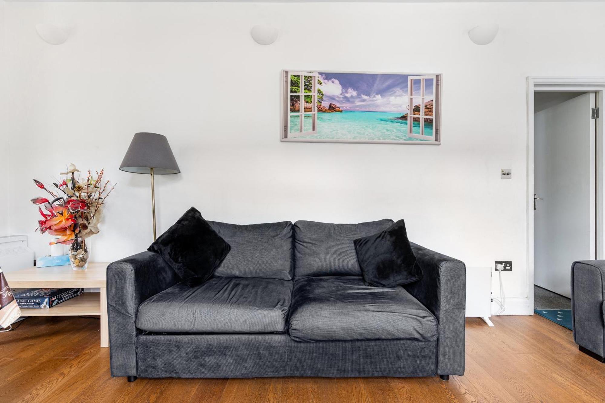 Spacious 2 Bed 2 Bath Apartment With Free Parking For 2 Cars And Underground Station Zone 2 For Quick Access To Central London Up To 10 Guests Экстерьер фото